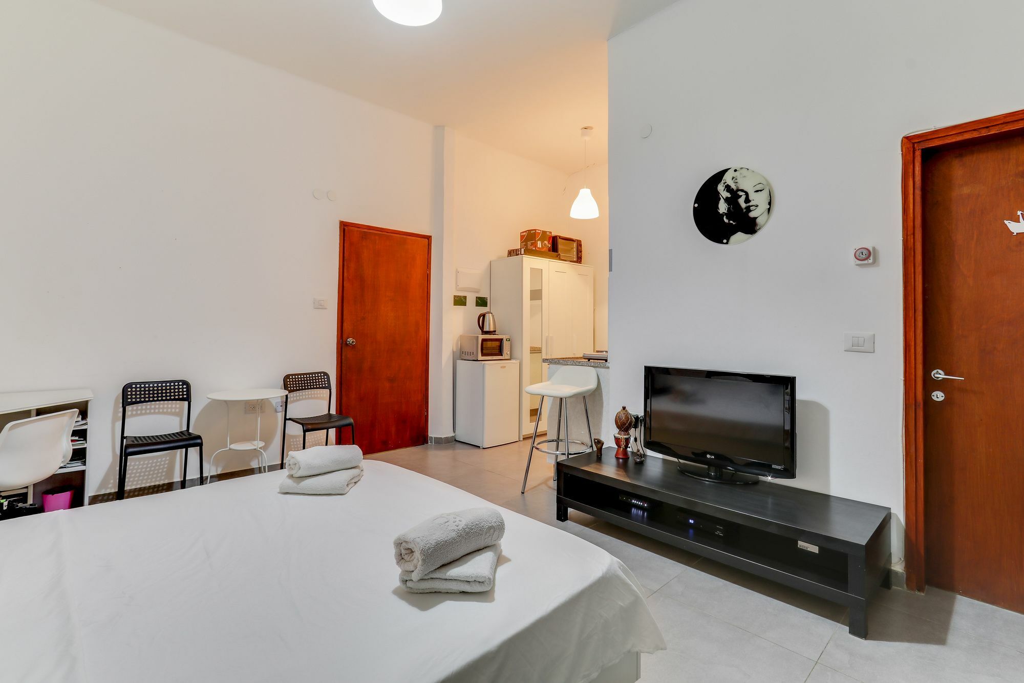 For 2 People Near Bograshov Apartment *